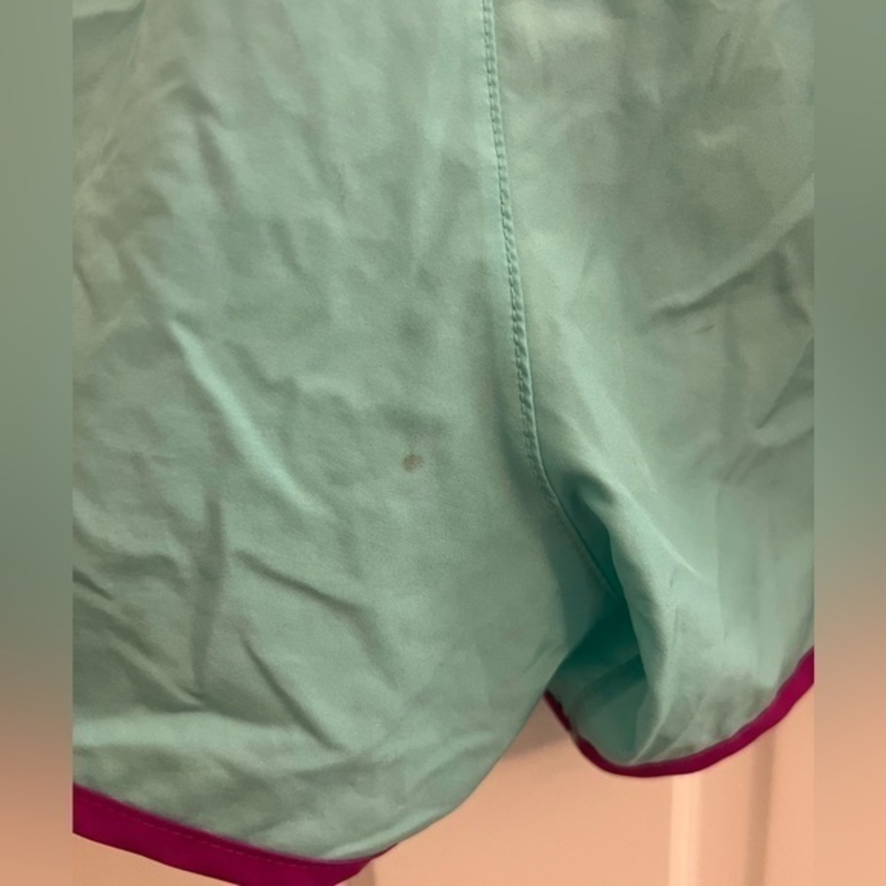 Women’s Nike shorts. Size small. - Picture 5 of 5